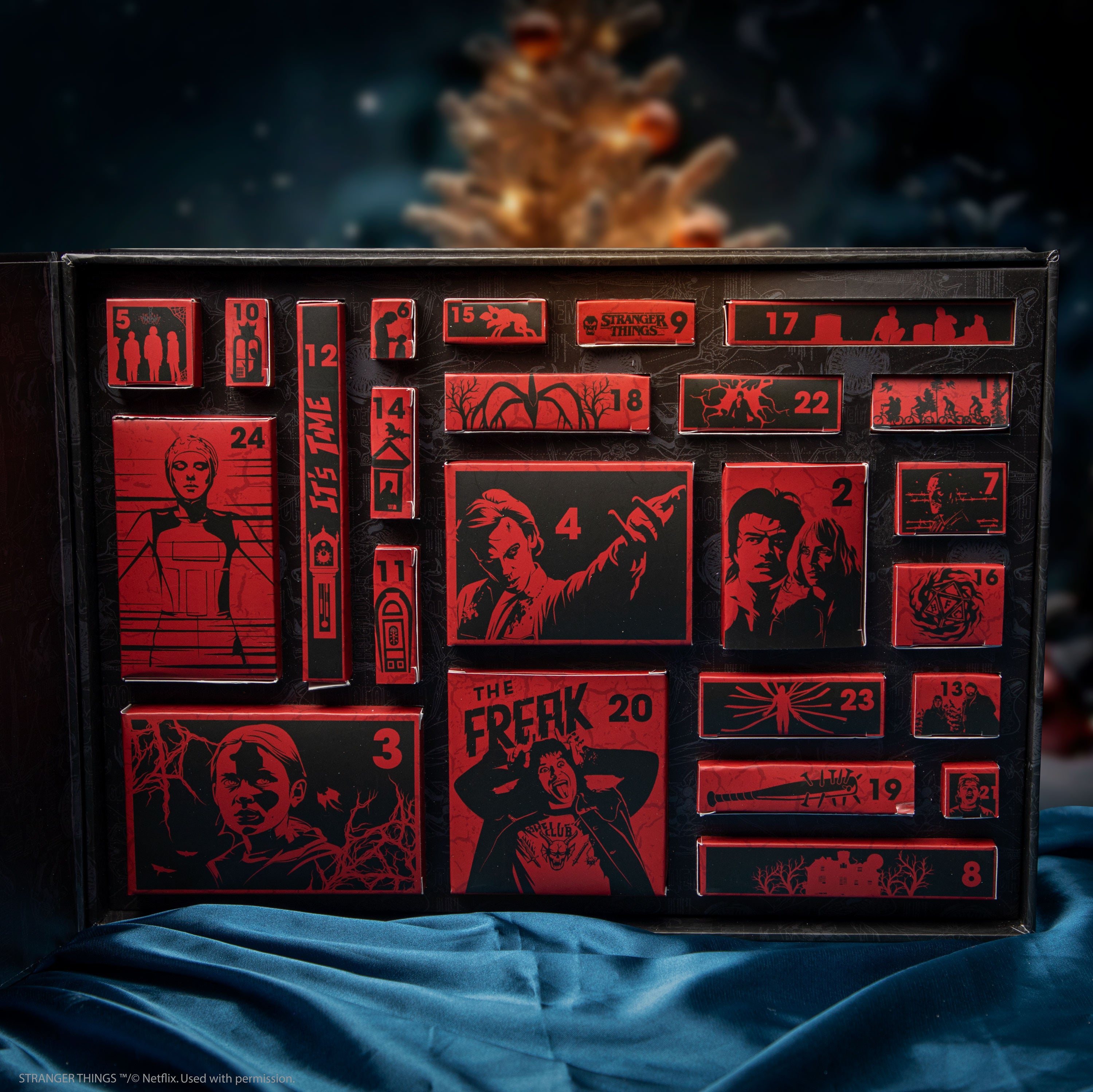Stranger Things Deluxe Advent Calendar 2024 Cinereplicas Stranger Things Deluxe Advent Calendar 2024 Cinereplicas