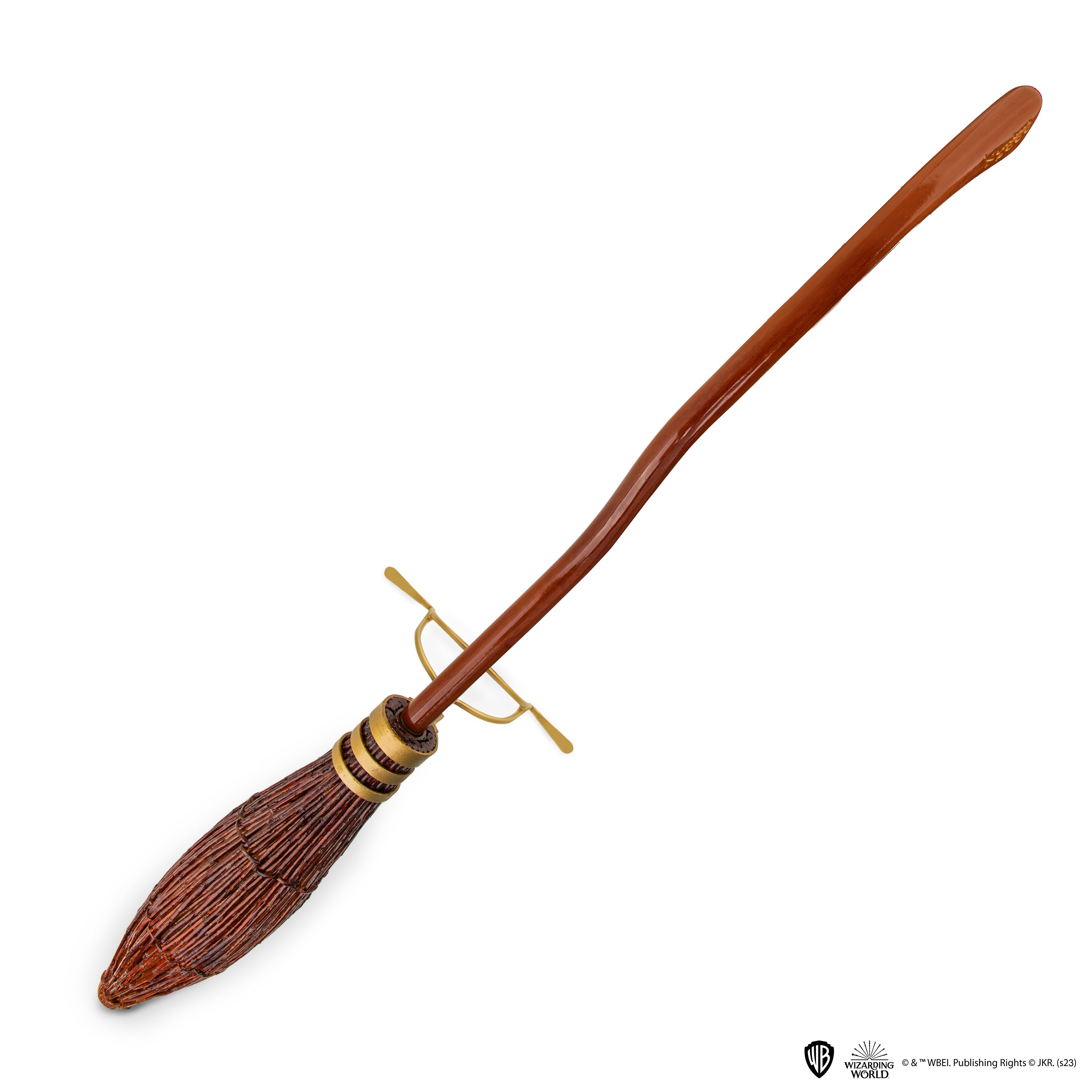 An amazing 1:2 scale broom : Cinereplicas' Nimbus 2000 Junior